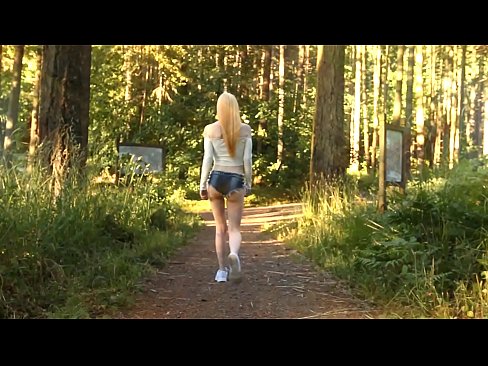 ❤️ Schöne Frau bewegt sich langsam, nicht nackt Video ❤❌ Super sex bei uns de.pornmega.ru ﹏
