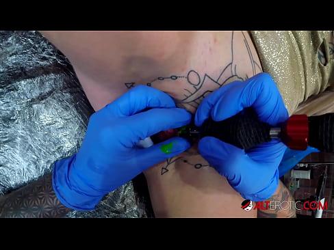 ❤️ Extrem tätowierte Hottie Sully Savage hat ein Tattoo auf ihrer Klitoris ❤❌ Super sex bei uns de.pornmega.ru ﹏